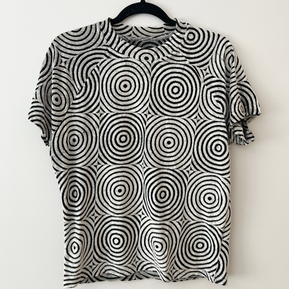 Vintage Geometric Black & White Top - Picture 2 of 4